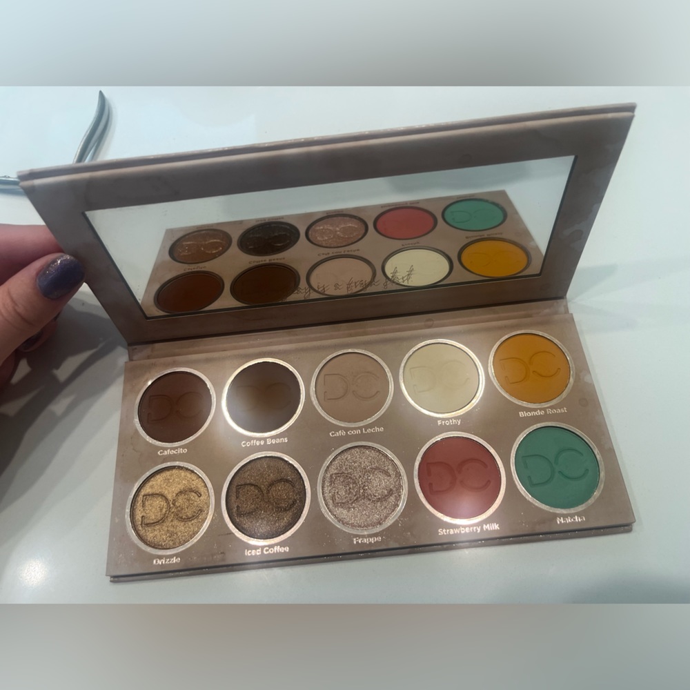 Latte 2 palette  Dominique cosmetics